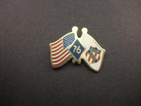 Vlag Amerika + vlag AAU (amateur athletic union of The USA)